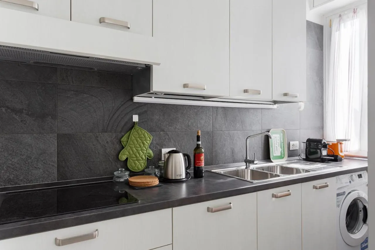 Amazing 2 Bedrooms Apt - Yellow Line Milan 0*,  Italy
