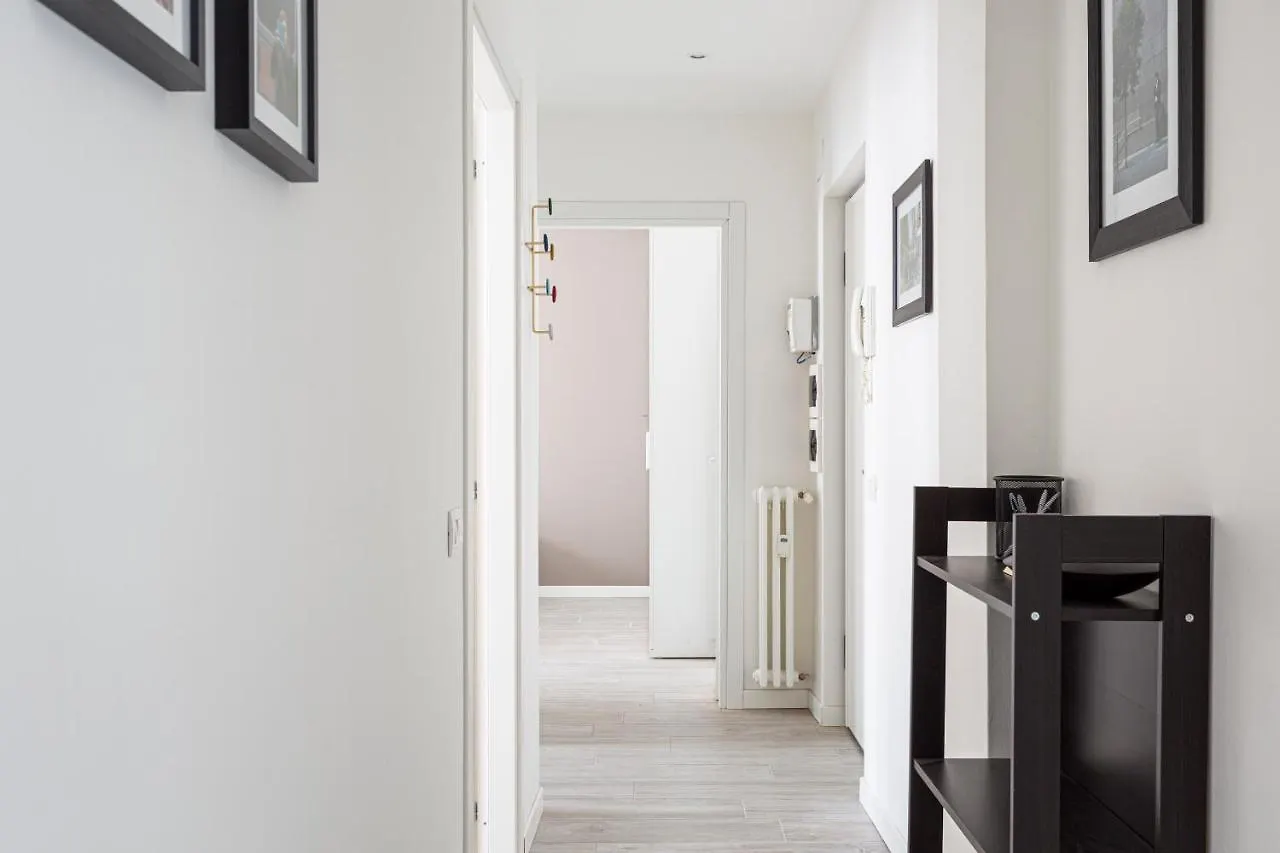 Amazing 2 Bedrooms Apt - Yellow Line Milan Apartment